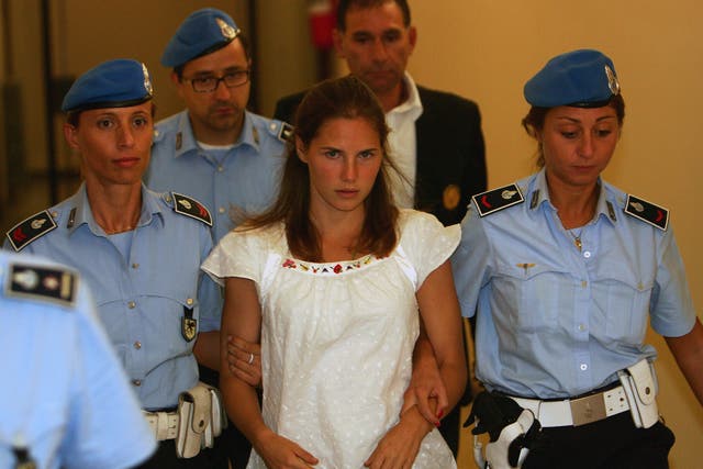 Amanda Knox arriving at court in 2008