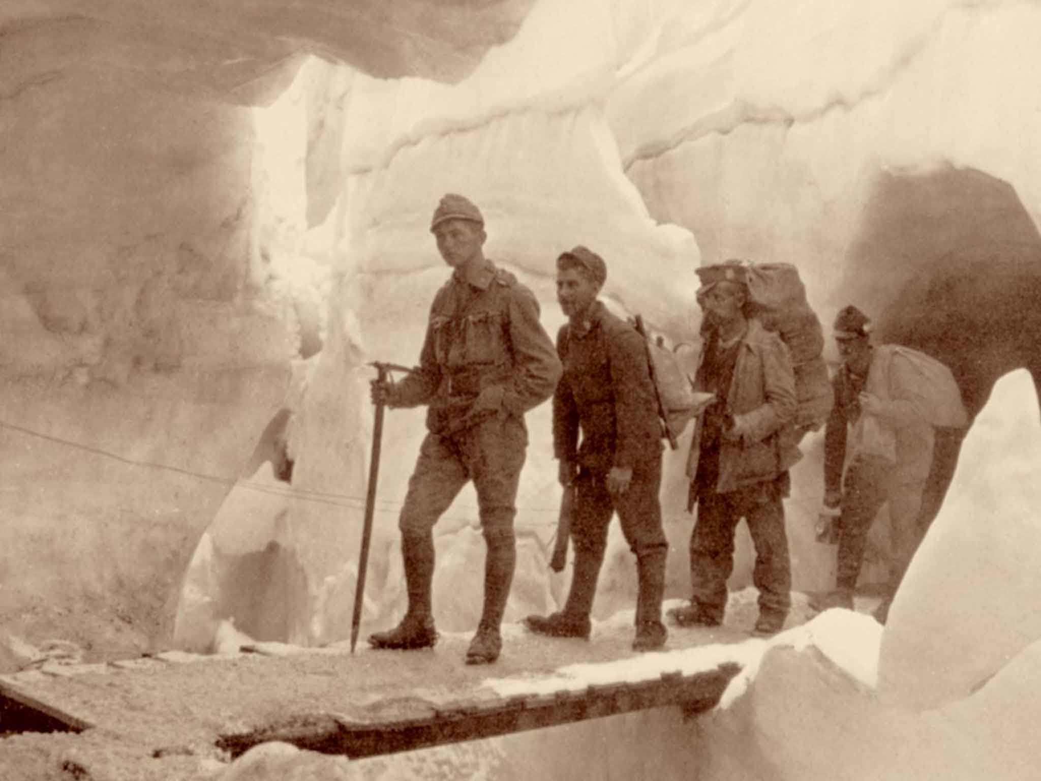 Austrian troops in the glacier in 1916