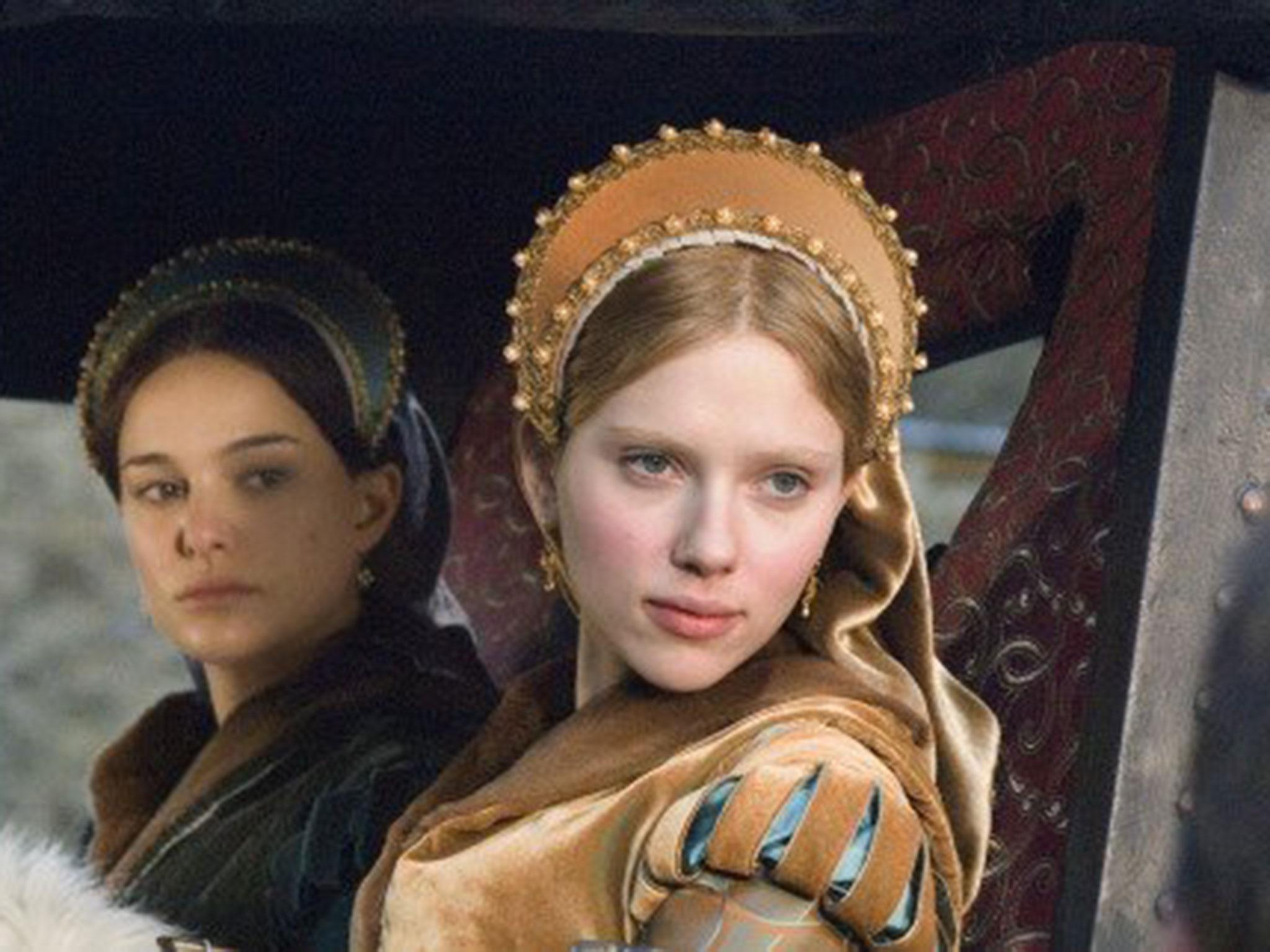 Natalie Portman and Scarlett Johansson in The Other Boleyn Girl (2008)