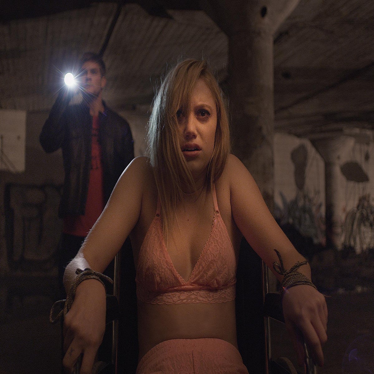 Girls Get Naked On The Beach - It Follows, film review: A tense teen horror that gets under the skin | The  Independent | The Independent