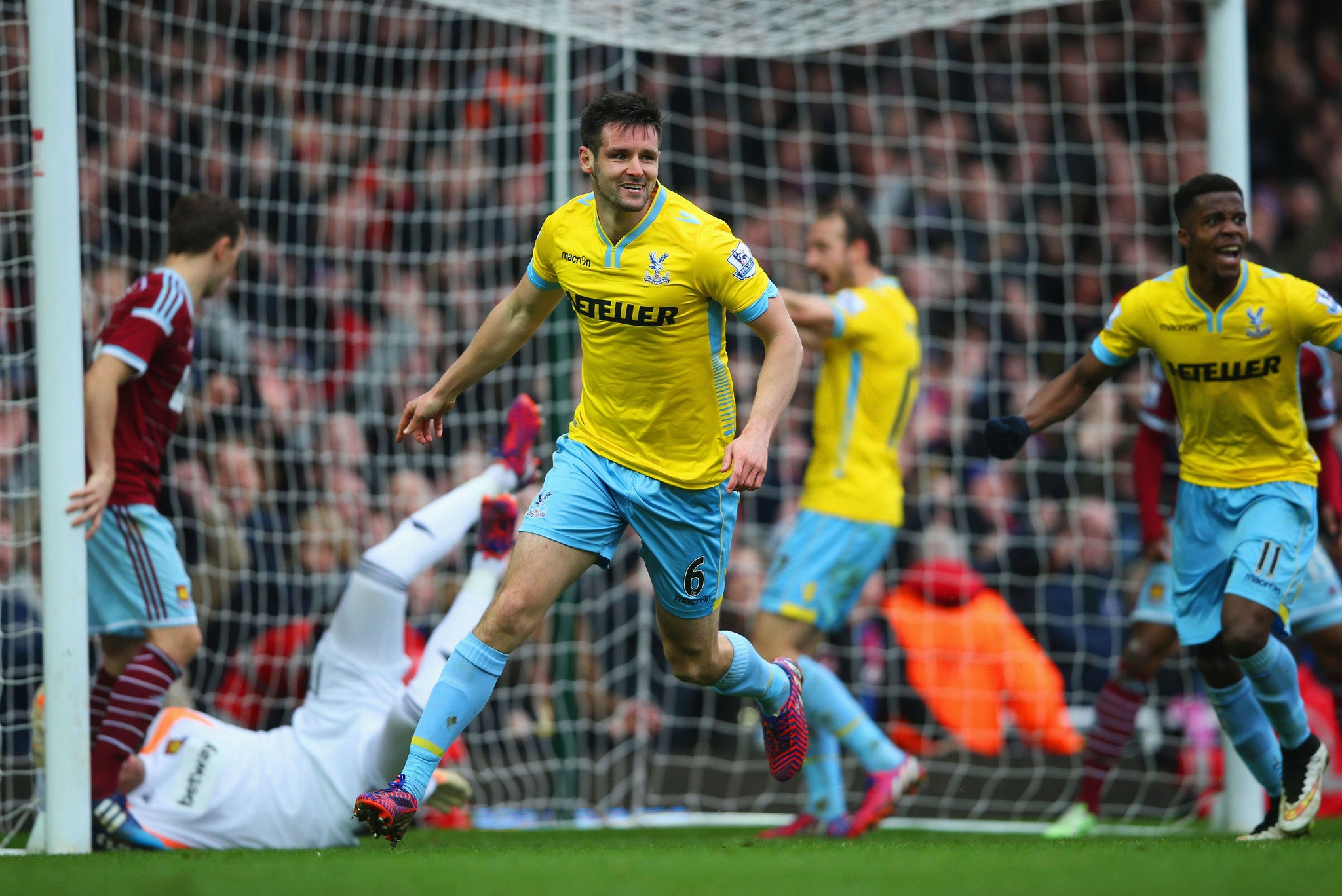 Scott Dann makes it 2-0 for a jubilant Palace