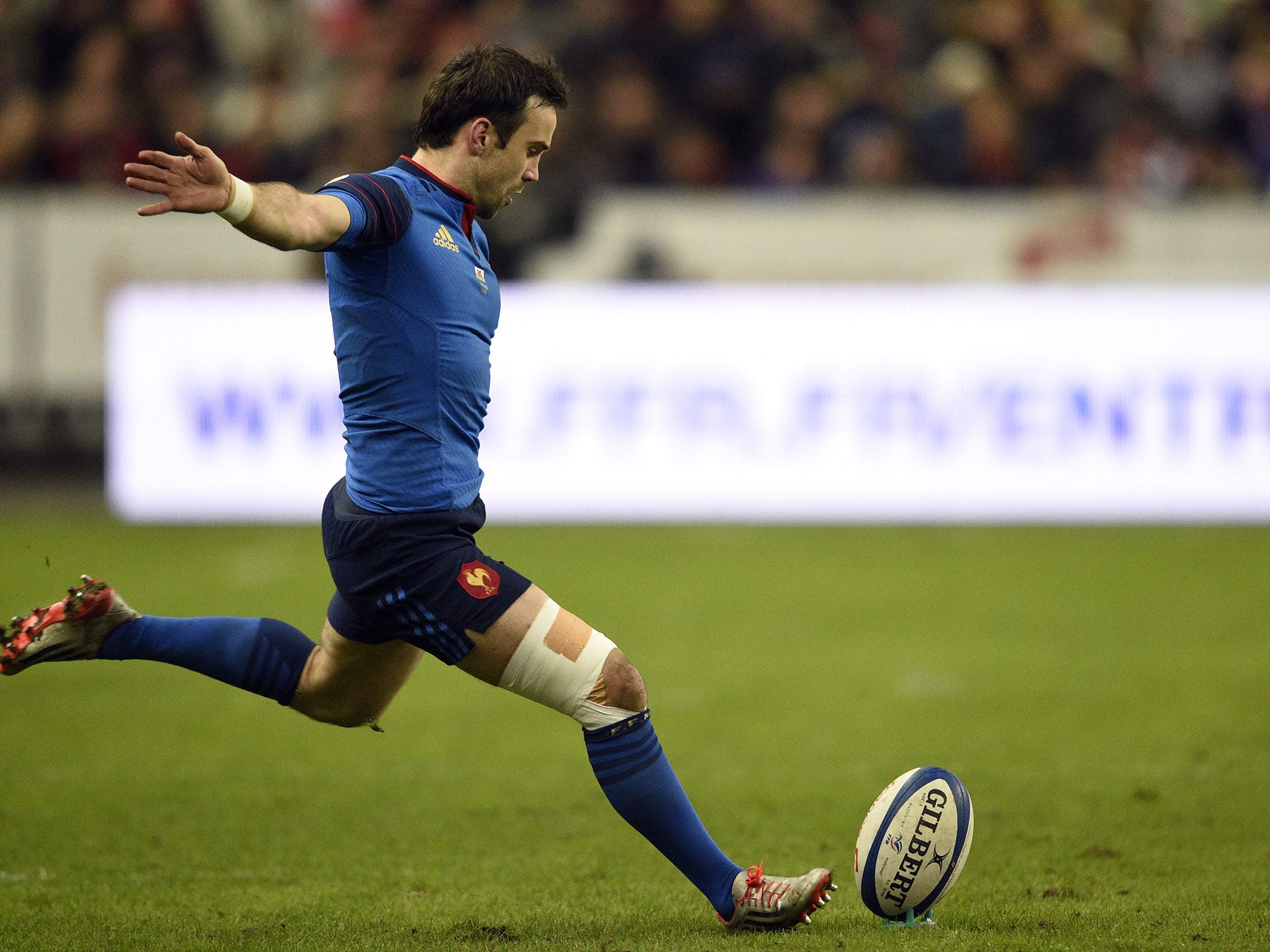 Morgan Parra kept France in touch until they conceded a try
