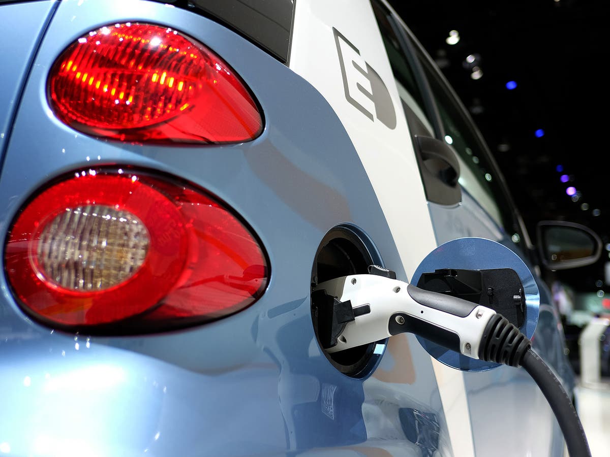 Government accused of being asleep at the wheel over failure to exploit £900bn new car