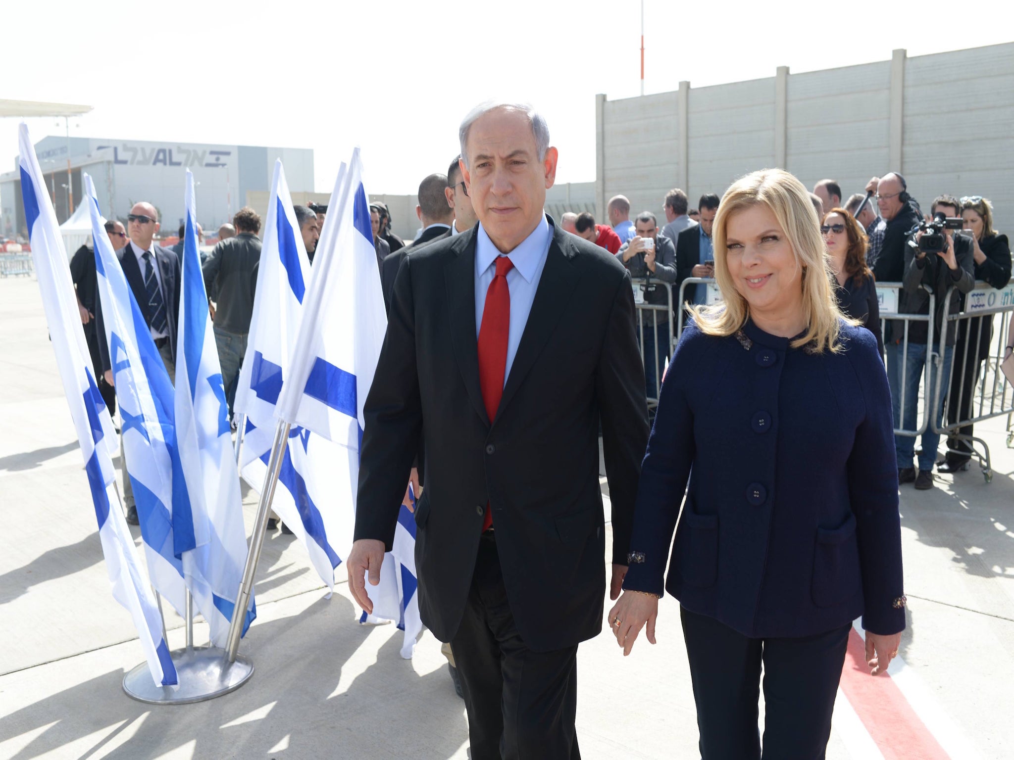 Benjamin Netanyahu and his wife Sarah left Israel for a 48-hour trip to the US