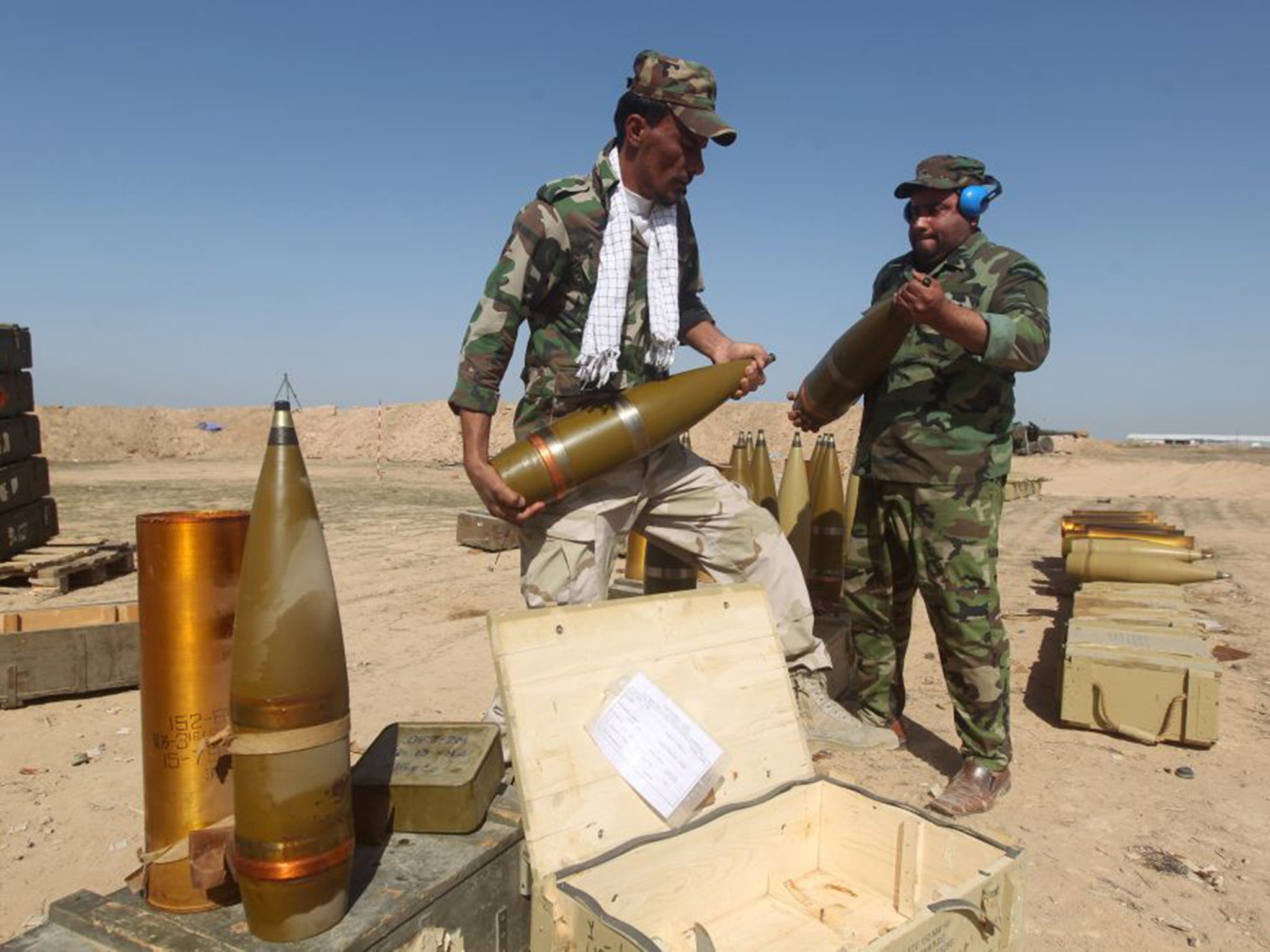 Pro-government volunteer Shia fighters in Awaynat near Tikrit