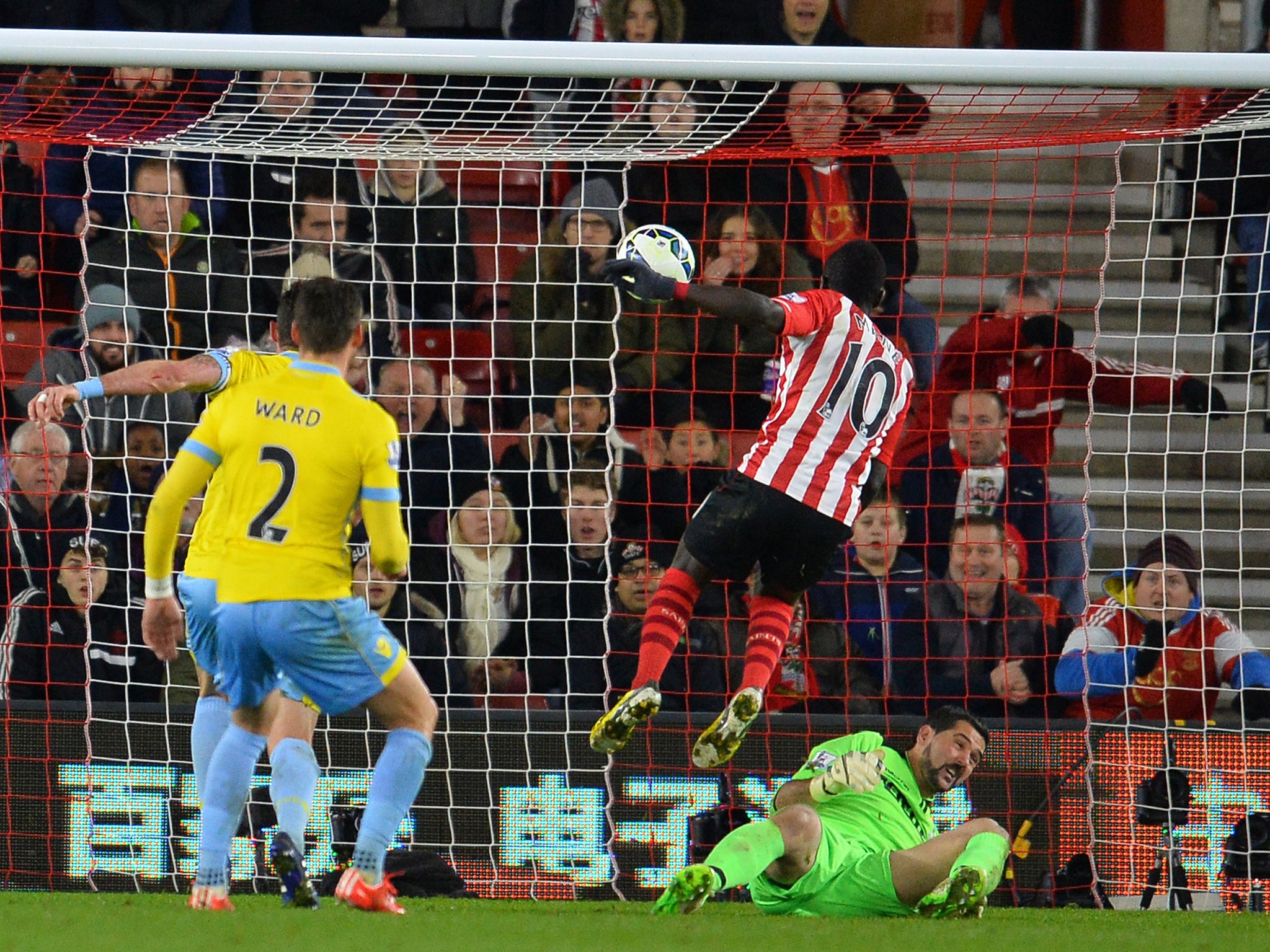 Sadio Mane scores for Southampton against Crystal Palace