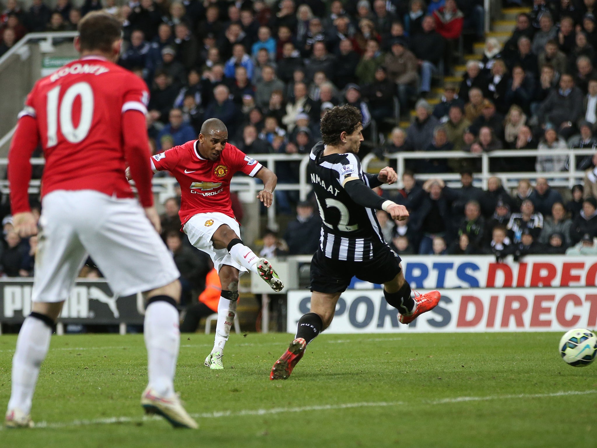 Ashley Young scores the winner for Manchester United against Newcastle