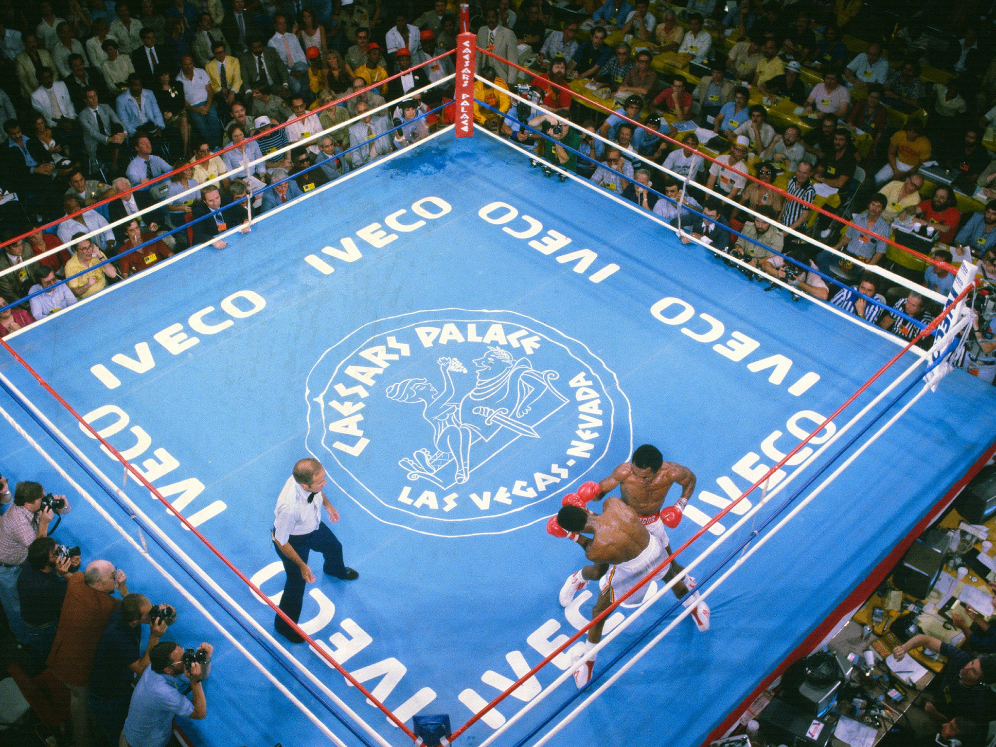 Sugar Ray Leonard takes on Thomas Hearns in Caesars Palace, Las Vegas, in 1981 – during the glory days of both boxing and the casino