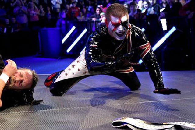 Stardust takes out Daniel Bryan to steal the Intercontinental title