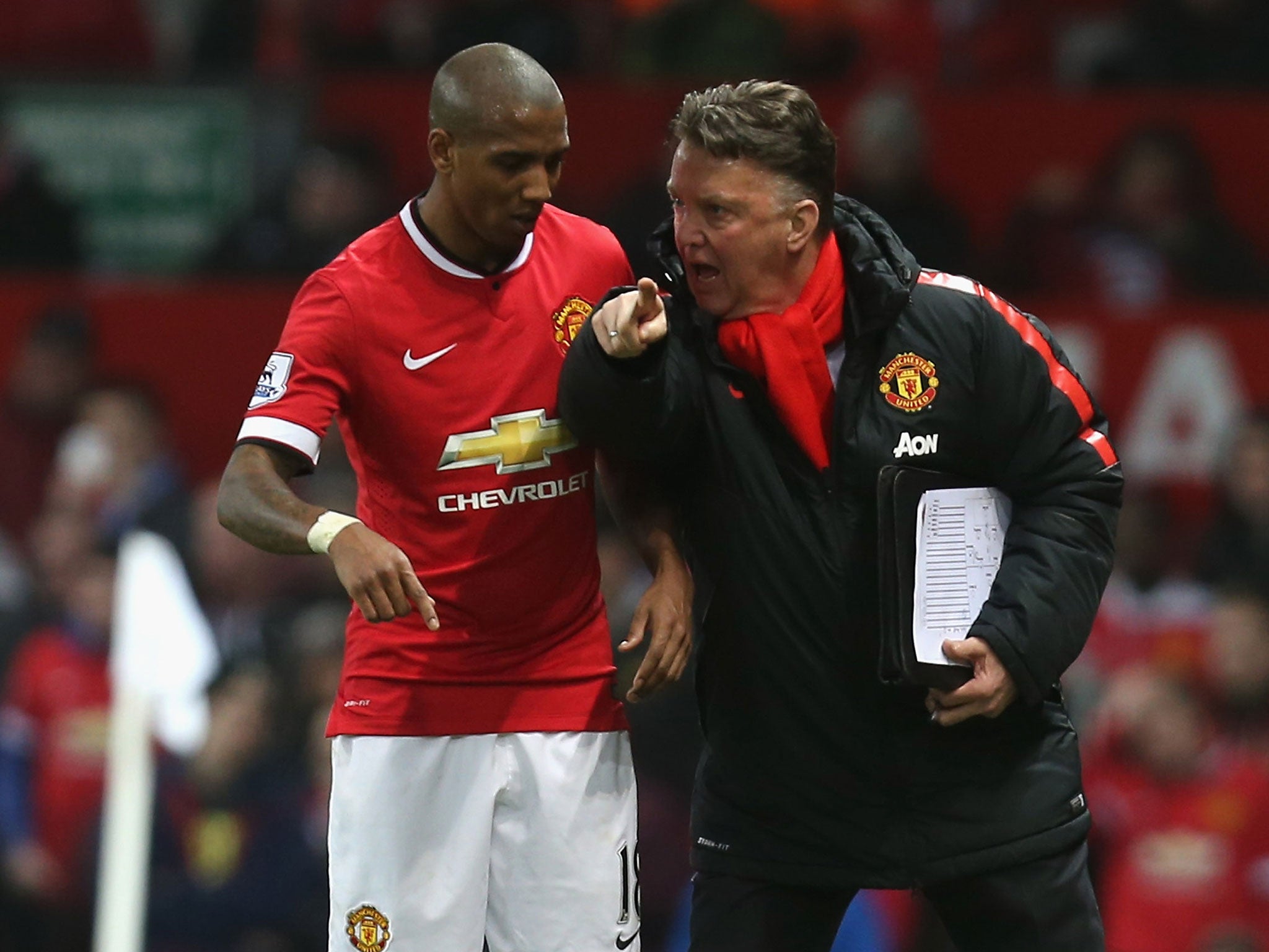 Van Gaal gives out directions to Ashley Young