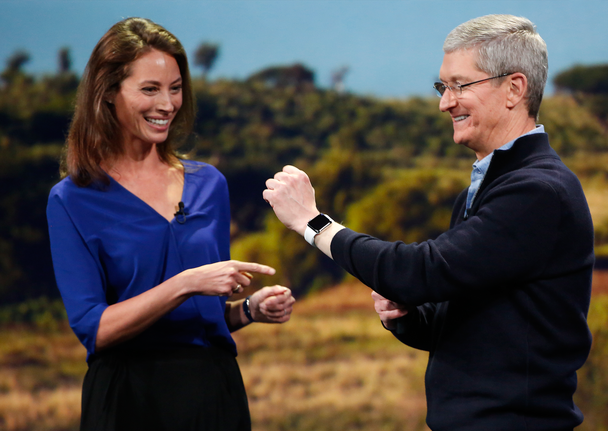 Tim Cook shows off the watch with model Christy Turlington