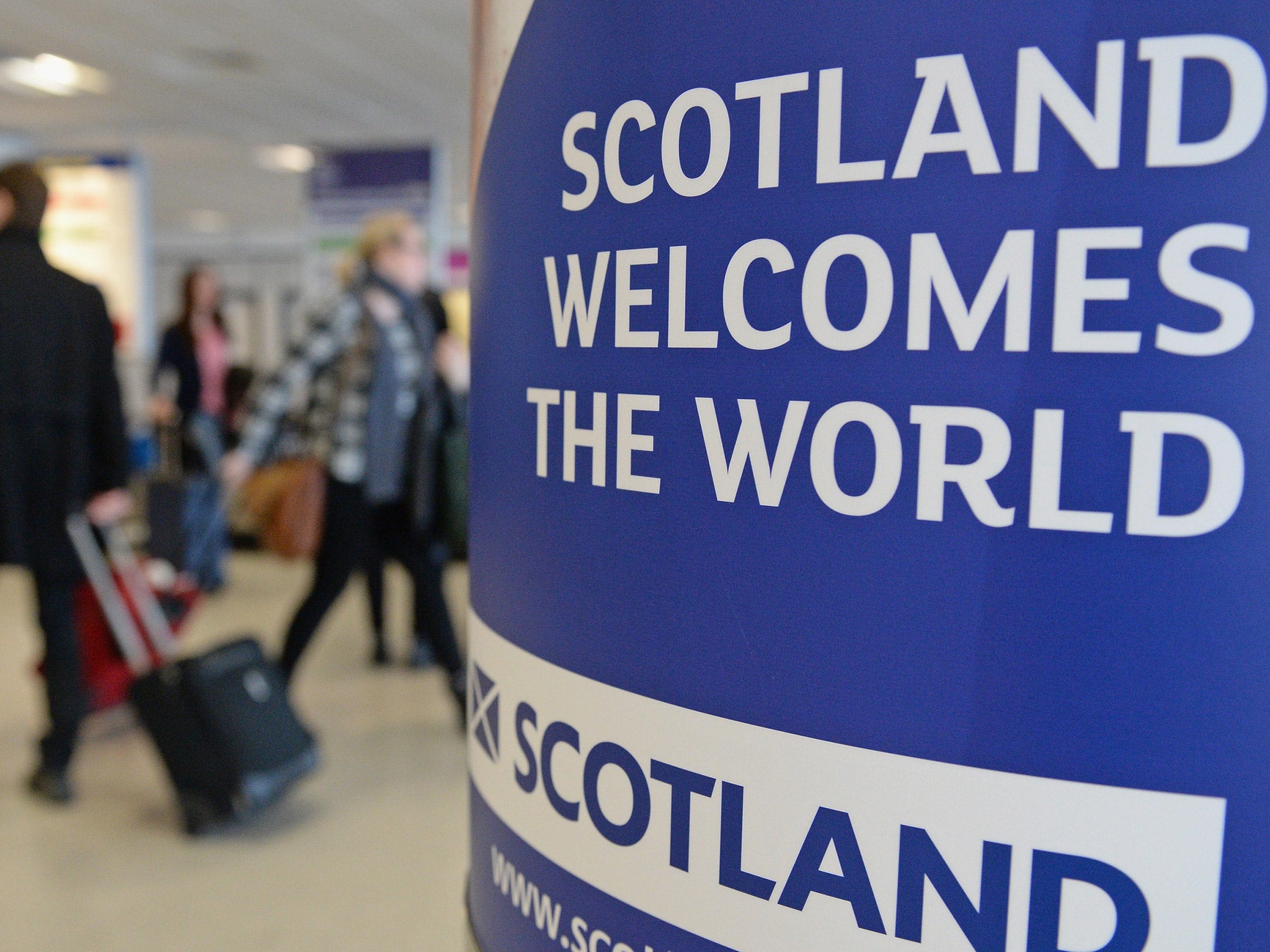 A sign at Edinburgh Airport, greeting foreigners upon arrival