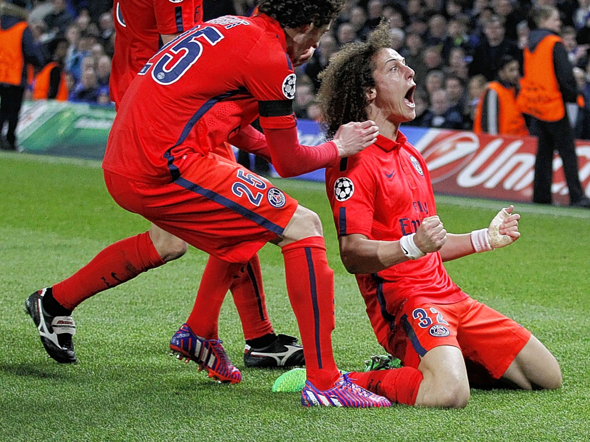 David Luiz celebrates the goal that took the game to extra-time against his old club Chelsea