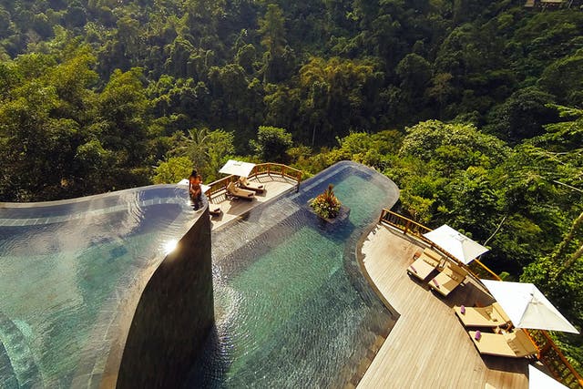 Showing other pools how it’s done, Ubud Hanging Gardens has something really special. As well as each of the 38 thatched roof suites having their own private infinity pools, the most sublime aspect of the resort is the two-level infinity pool which perche