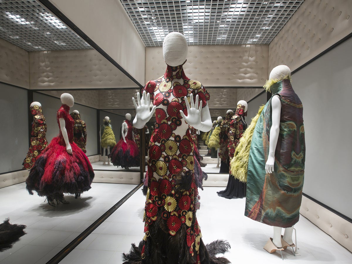 educador domingo olvidadizo First look inside Alexander McQueen: Savage Beauty exhibition | The  Independent | The Independent