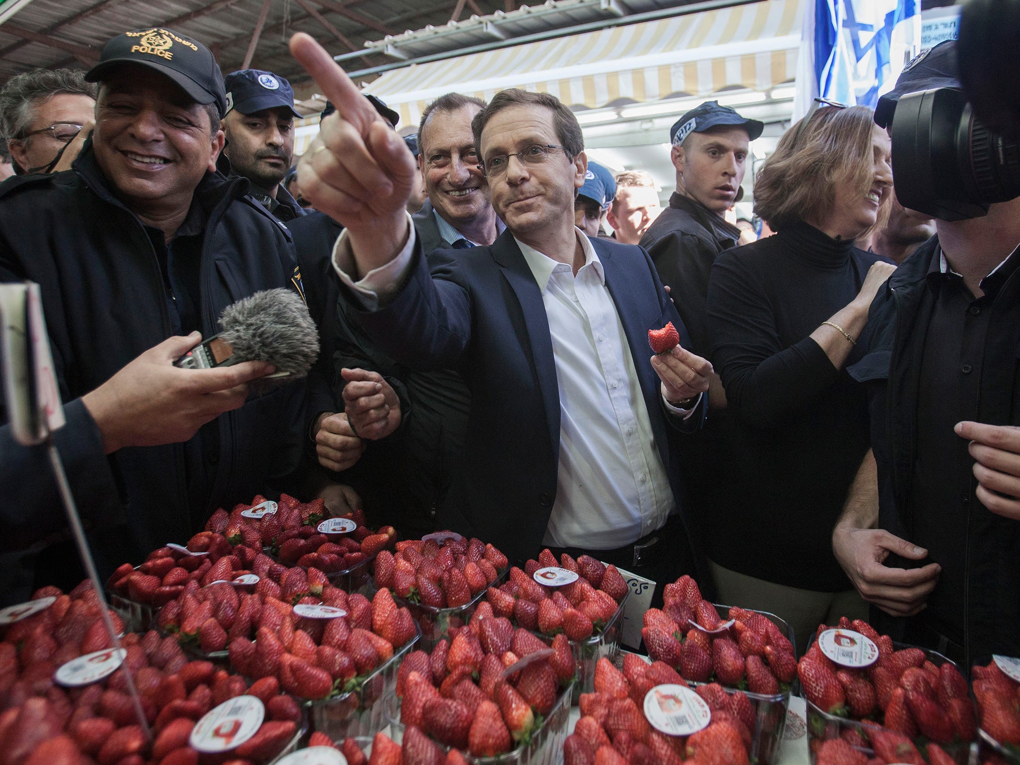 Centre-left politicians, such as Zionist Union’s Isaac Herzog (centre) and Tzipi Livni (right), are focused on reducing food and housing costs