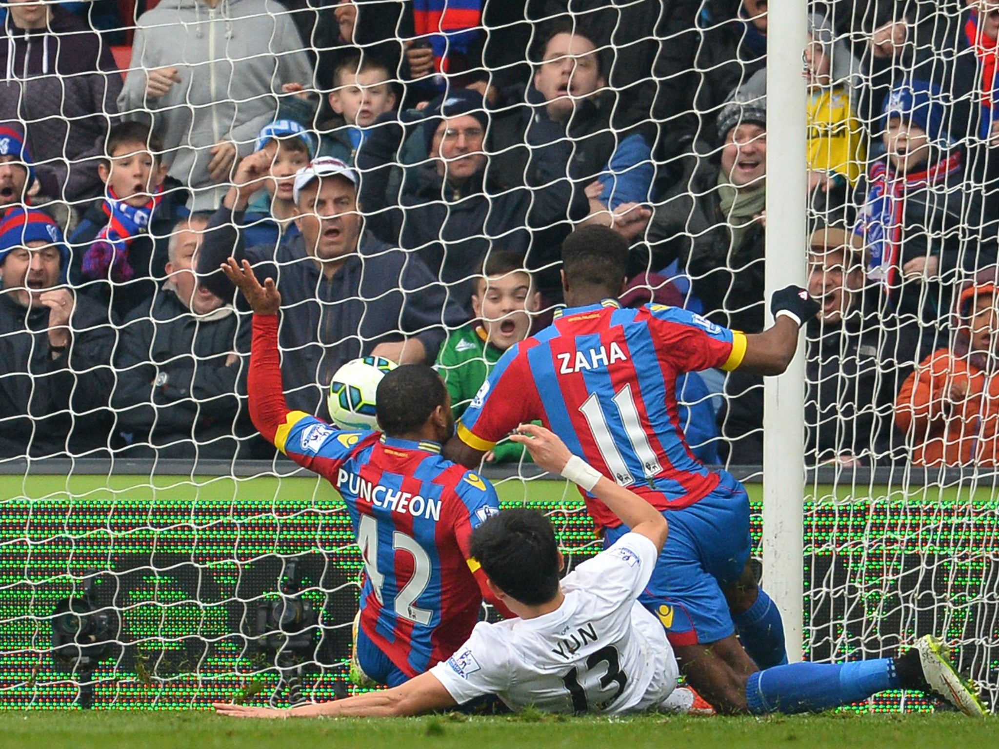 Wilfried Zaha arrives at the back post to scored the opening goal