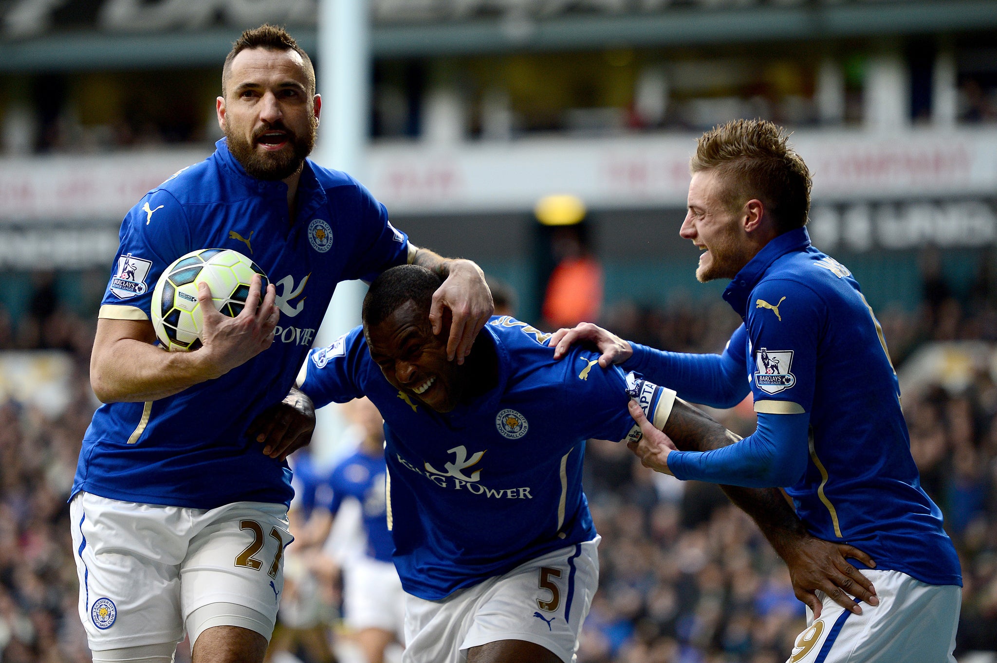 Wes Morgan hauls Leicester level