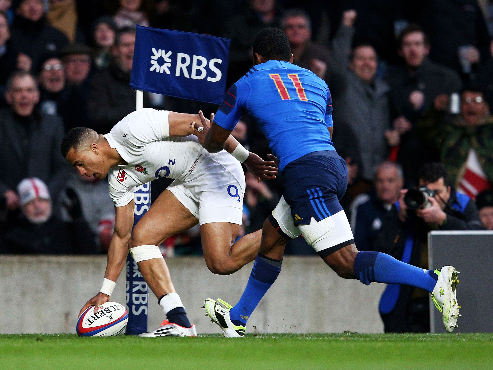 Anthony Watson goes over for a try