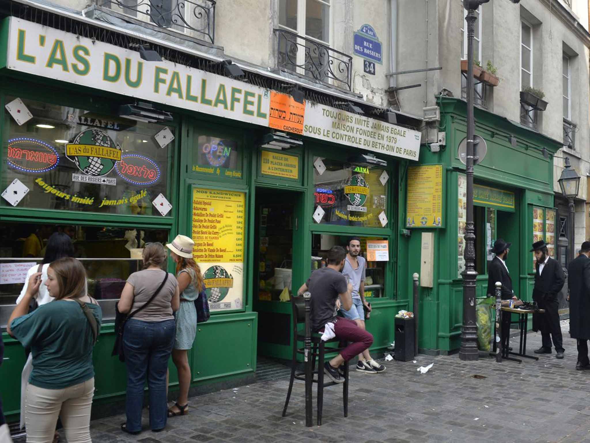 Le Marais in Paris - Pick Up a Falafel in the Old Jewish District