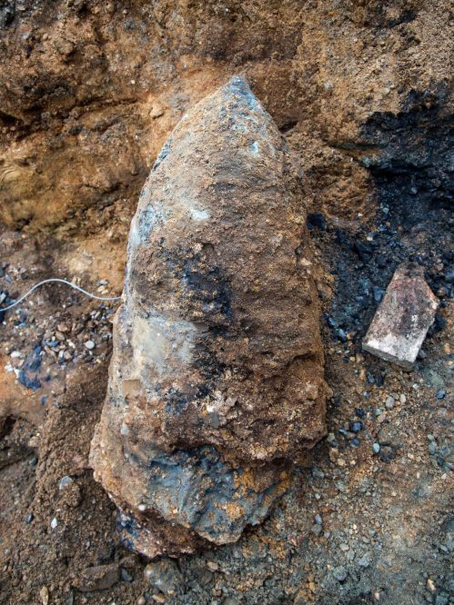 The Second World War 1,000lb bomb was found by construction workers in Bermondsey, south-east London.