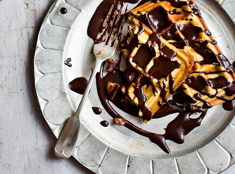 How to make waffles, with hot chocolate sauce The