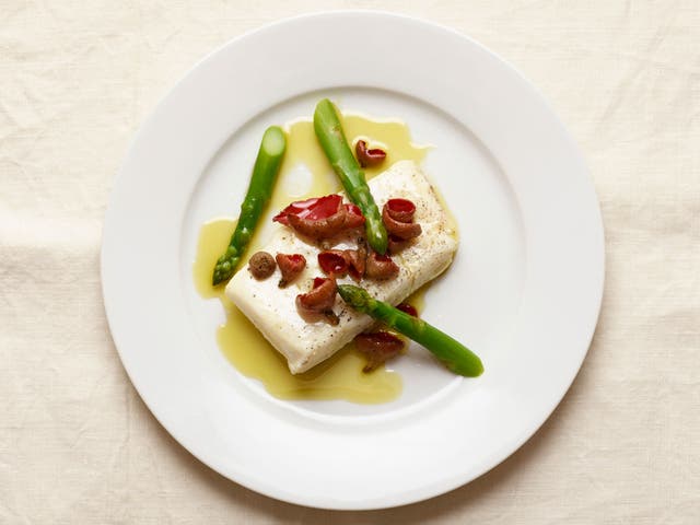 Halibut with rapeseed oil and asparagus