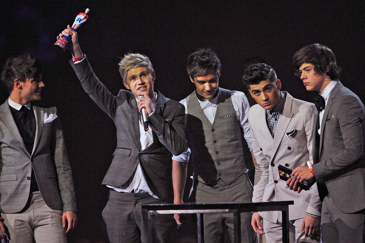 One Direction fans campaign to buy the band after Zayn Malik quits ...