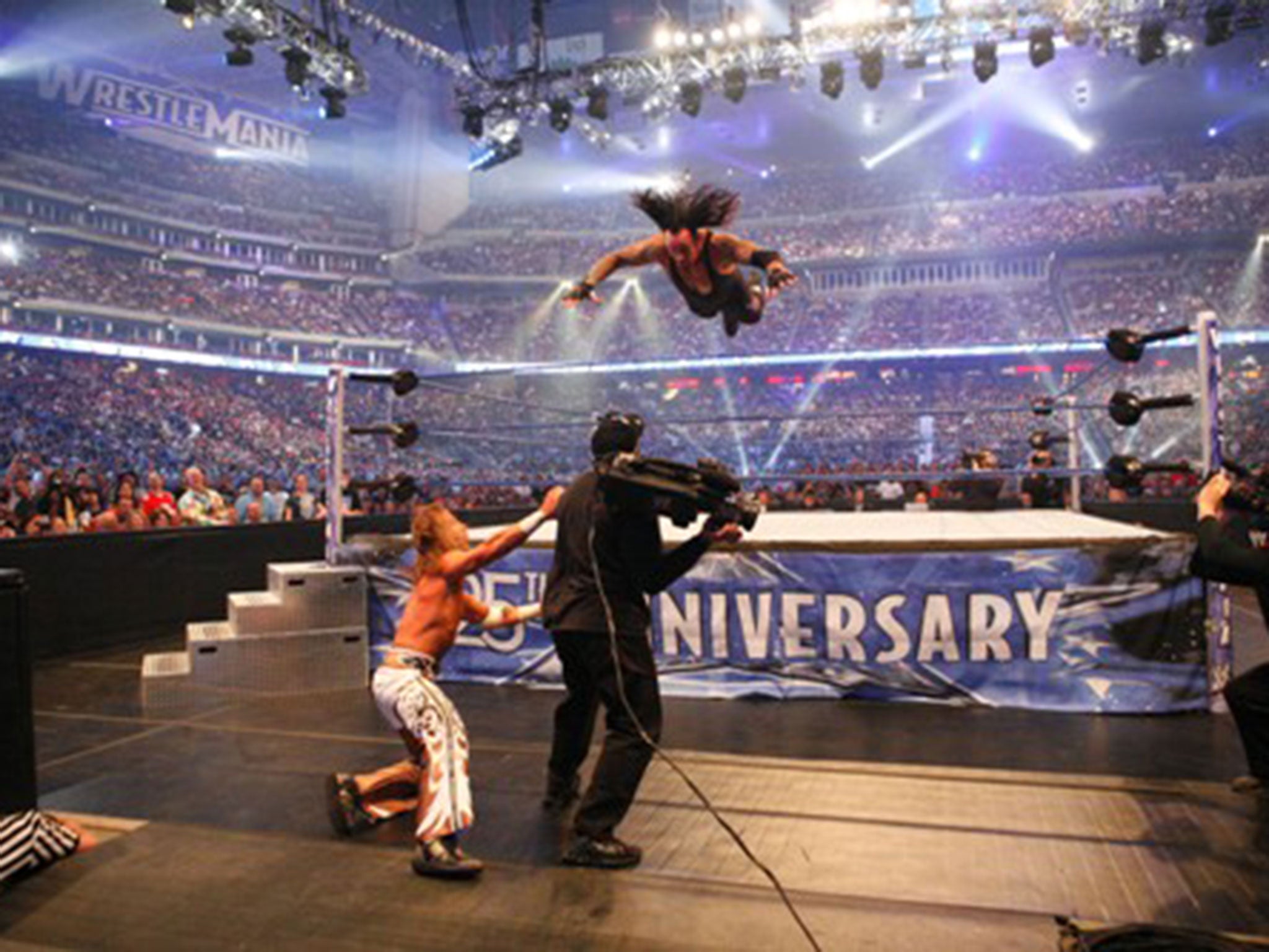 2. The Undertaker vs. Shawn Michaels - WrestleMania XXV
The 2009 match of the year is also seen as one of the matches of the decade as fans saw an emotional battle that was full of twists and turns that told a truly engaging story. Despite the age of the