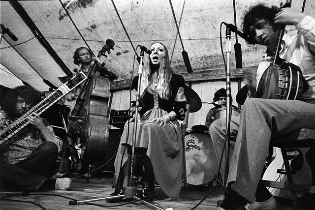 Pentangle at the Cambridge Folk Festival in 1969, from left to right, Renbourn, Danny Thompson, Jacqui McShee, Terry Cox and Bert Jansch