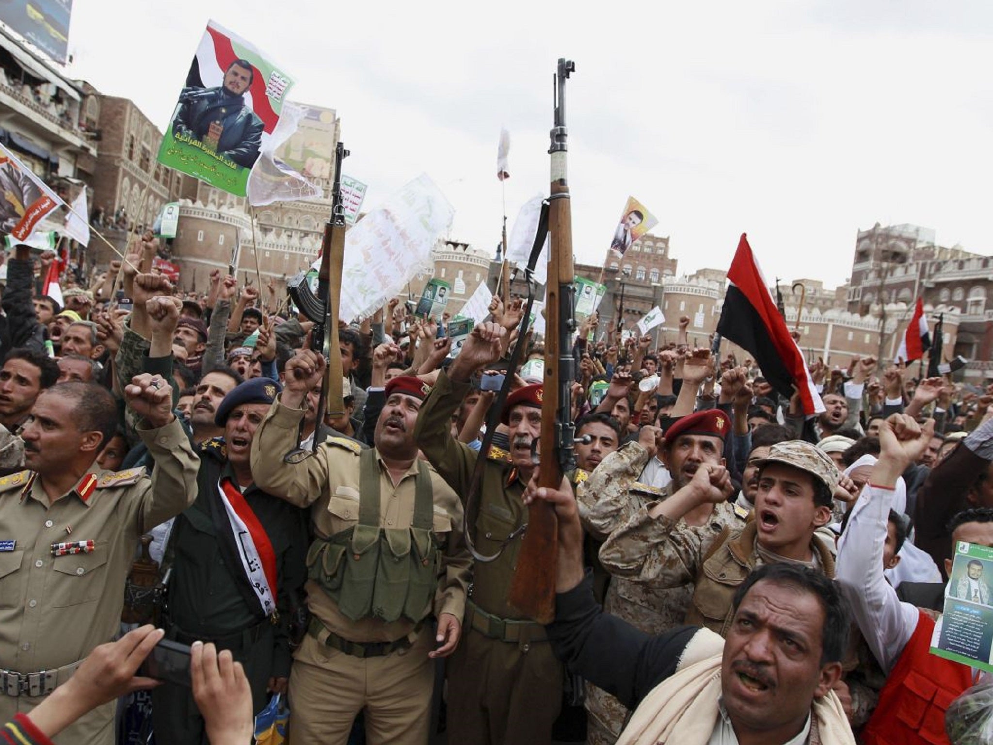 Houthi rebels congregate in Yemeni capital Sanaa