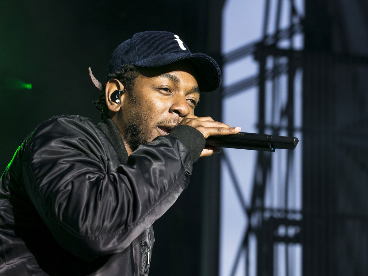 Kendrick Lamar Originally Gave New Album To Pimp A Butterfly A Different Title In Tupac Tribute The Independent The Independent