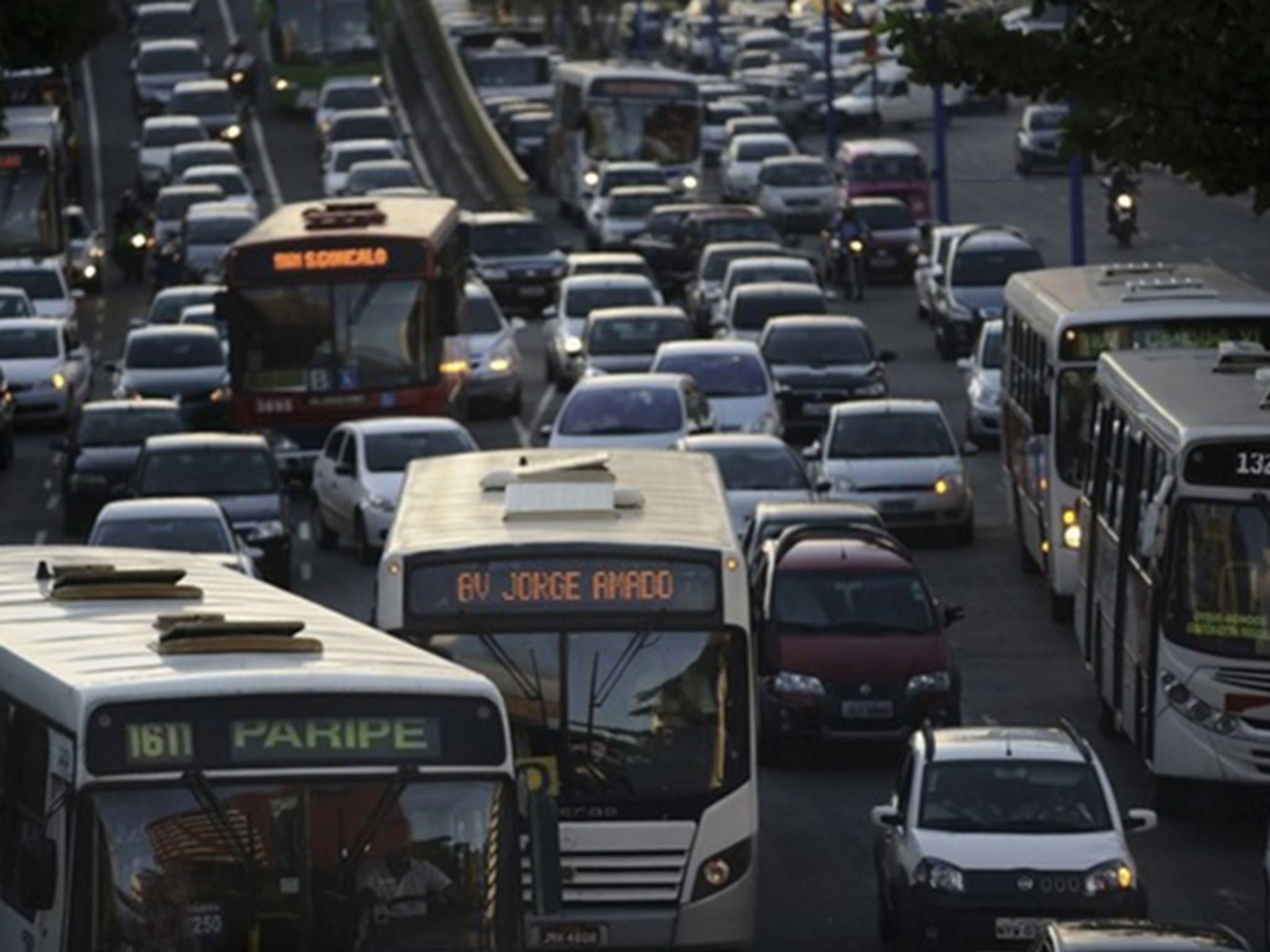 A view of a traffic jam during a weekday rush hour in March 2014 along Tancredo Neves Avenue, one of the main arteries of Salvador, Brazil. (Lunae Parracho/Reuters)