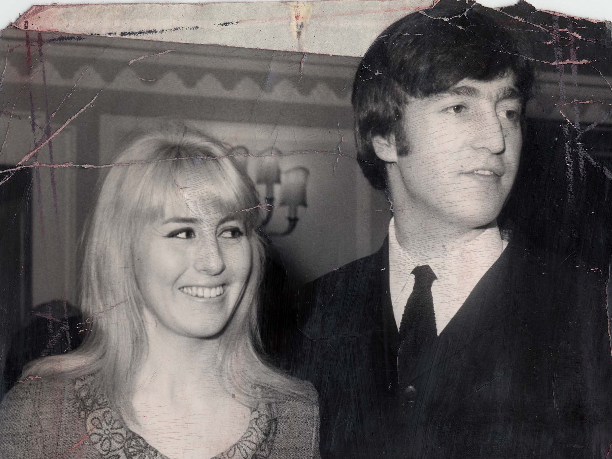 Cynthia Lennon Dead John Lennon S Ex Wife Dies Aged 75 The Independent