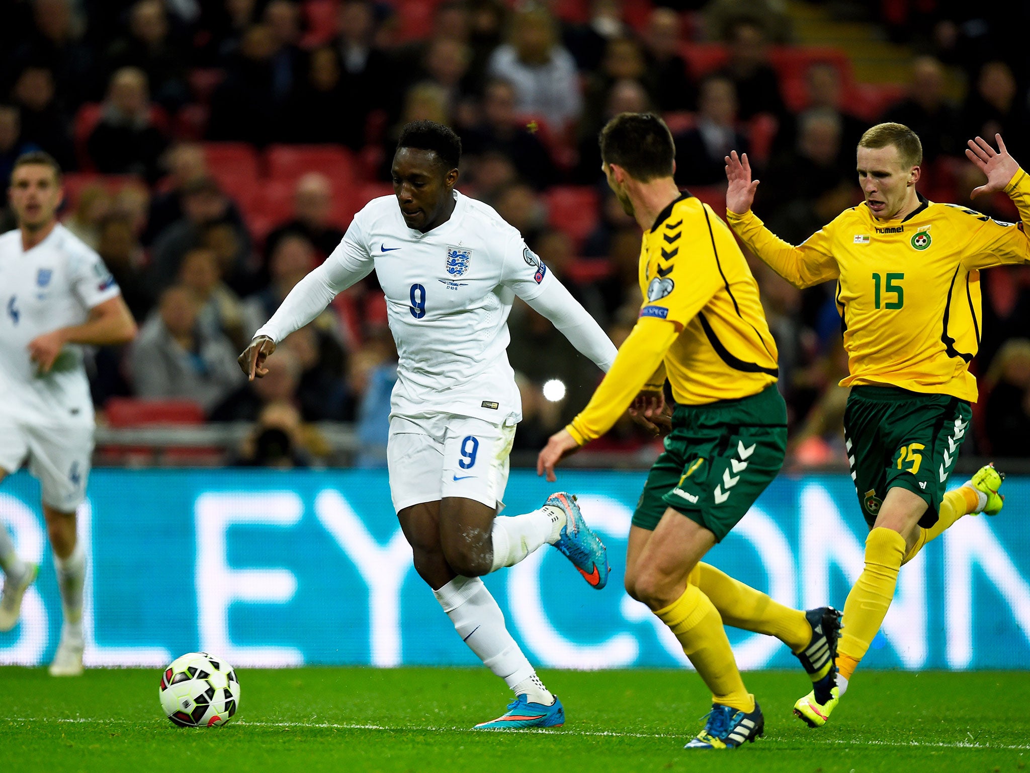 Danny Welbeck picked up a knee injury in England's 4-0 win over Lithuania