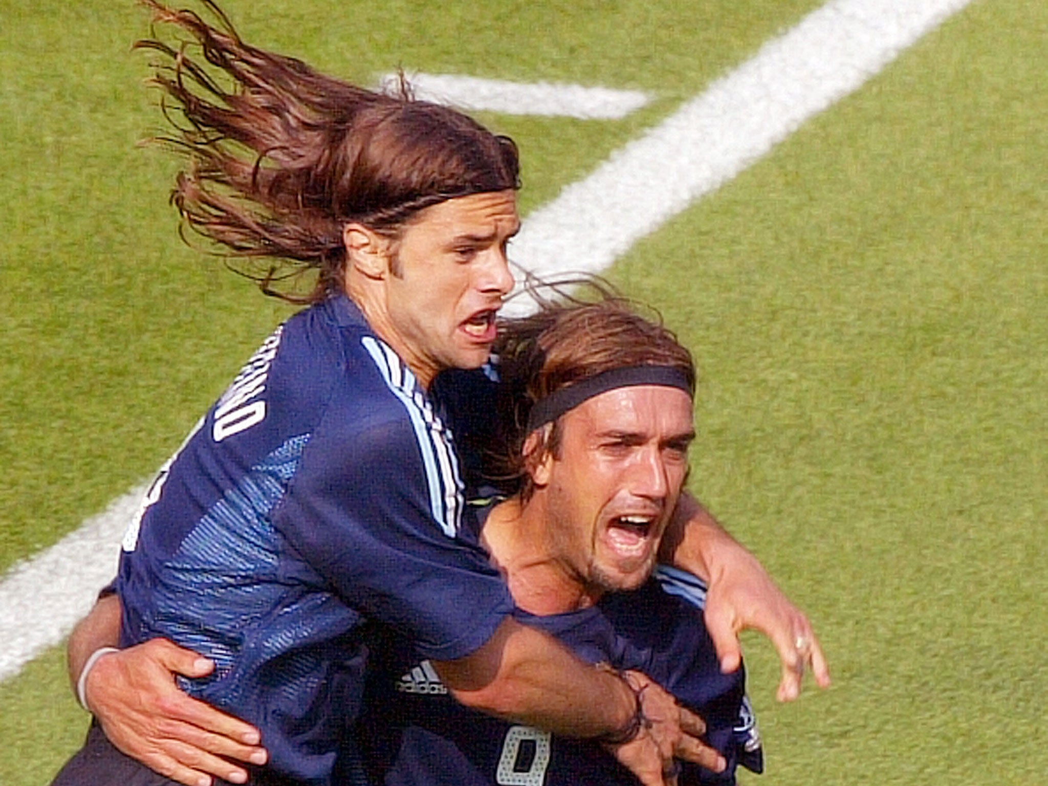 Pochettino (L) and Batistuta (R) played in the same Argentina side