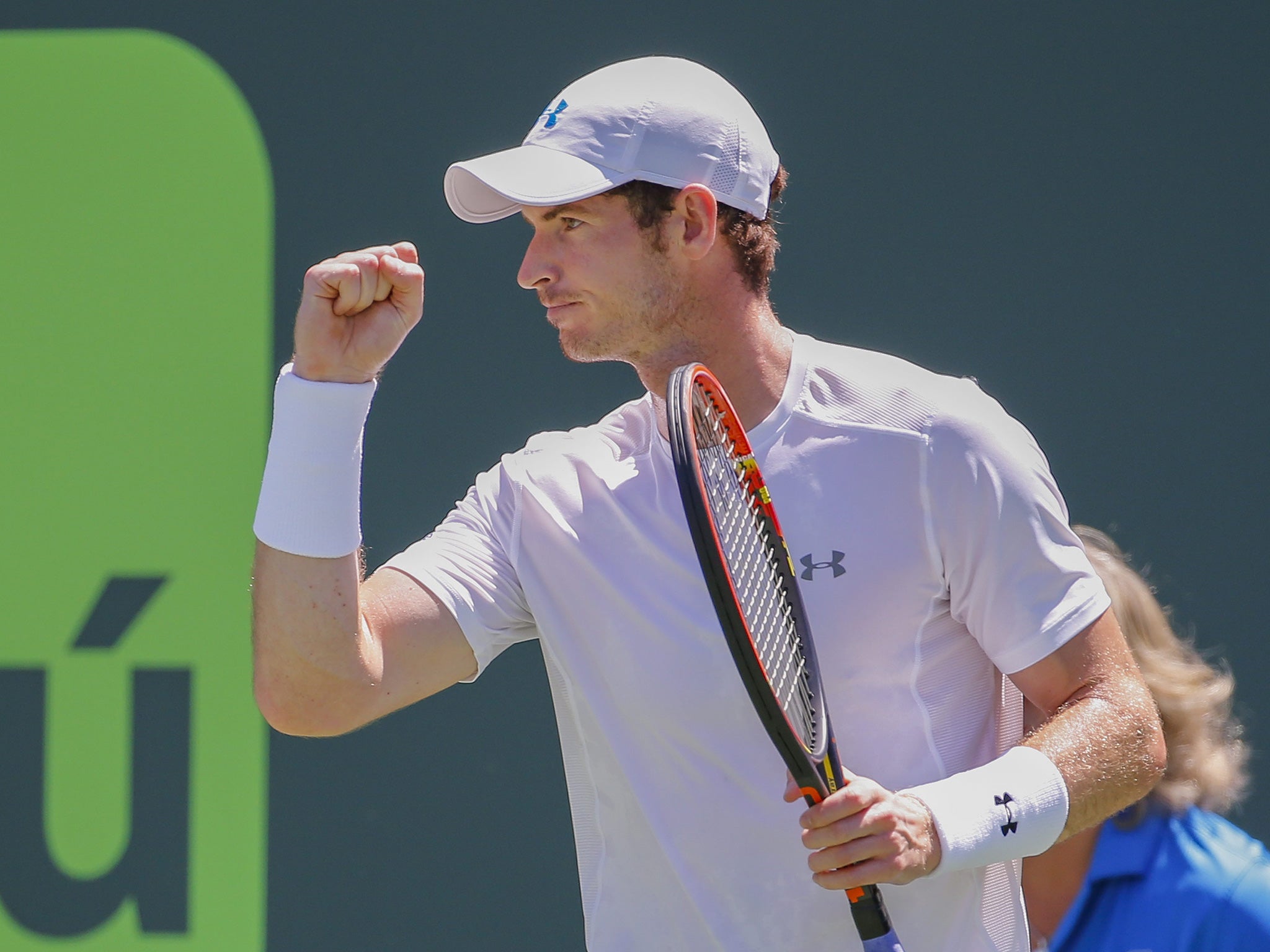Andy Murray beat Tomas Berdych 6-4, 6-4 to reach the final of the Miami Masters