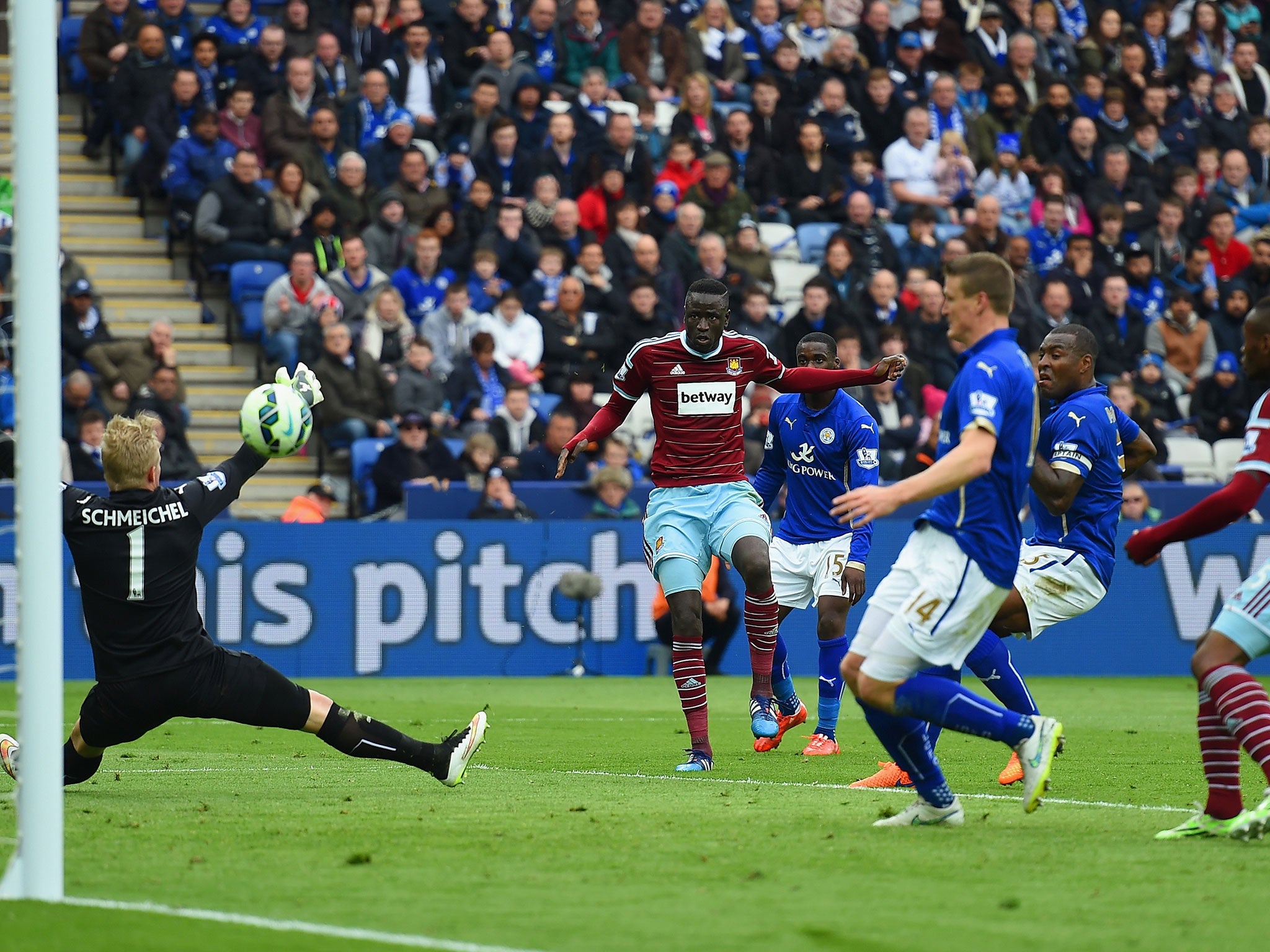 Cheikhou Kouyate scores the equaliser for West Ham
