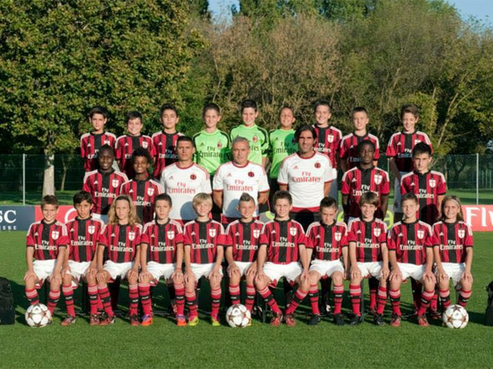 A team photo of the AC Milan Under-10s team posted on the Universal Cup Facebook page