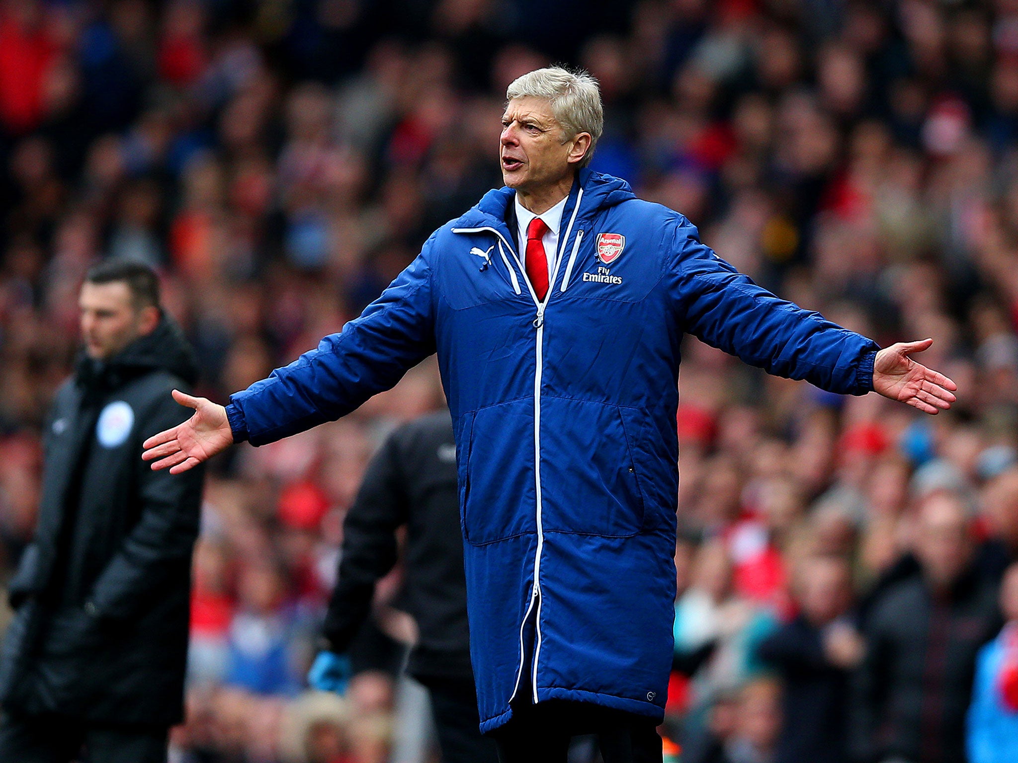 Arsenal manager Arsene Wenger reacts on the touchline
