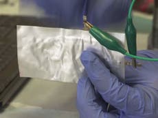 New aluminium phone battery will charge in a minute, can be drilled and bent