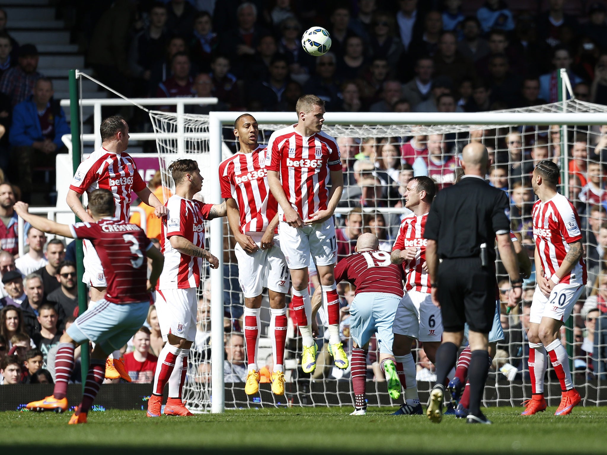 Aaron Cresswell scored a brilliant free-kick to put West Ham in the lead