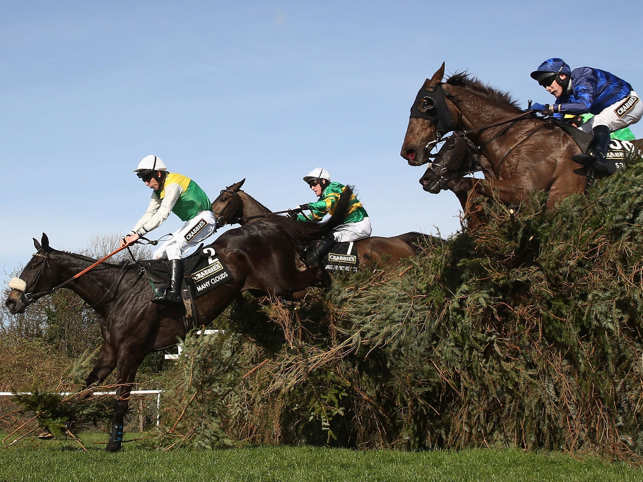 Many Clouds leads Shutthefrontdoor and Soll