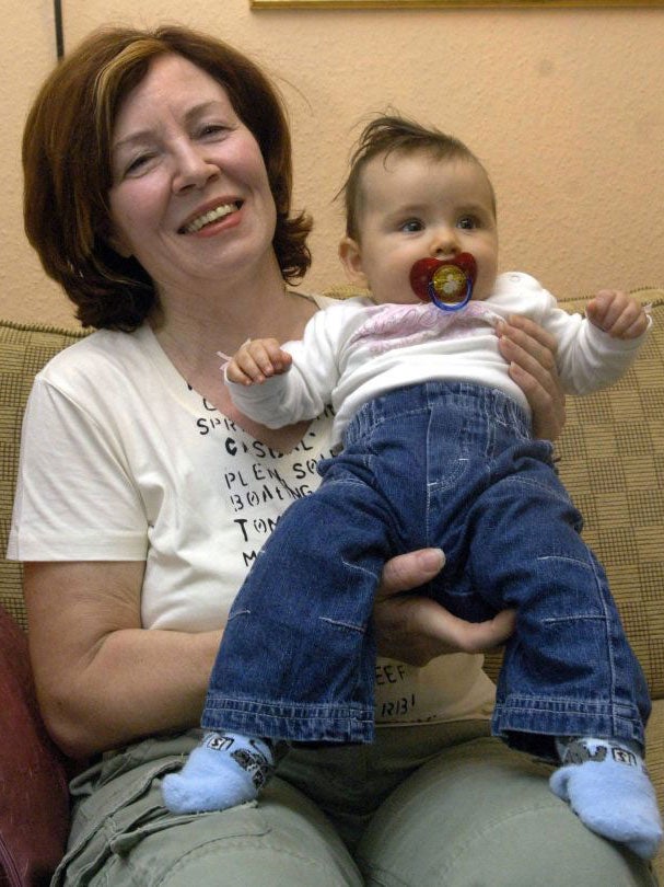 Anna Raunigk pictured when she gave birth to her last daughter, Leila, when she was 55