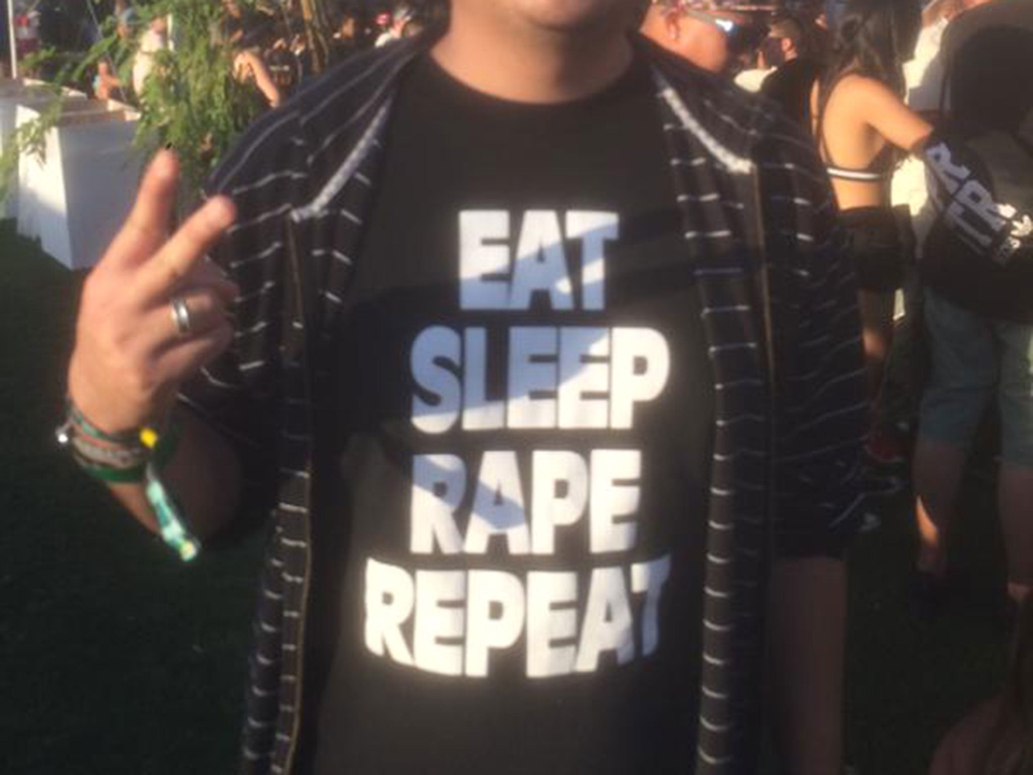 Snazzy Sind Fjerde Coachella 2015: Man's 'Eat, Sleep, Rape, Repeat' T-shirt sparks outrage |  The Independent | The Independent