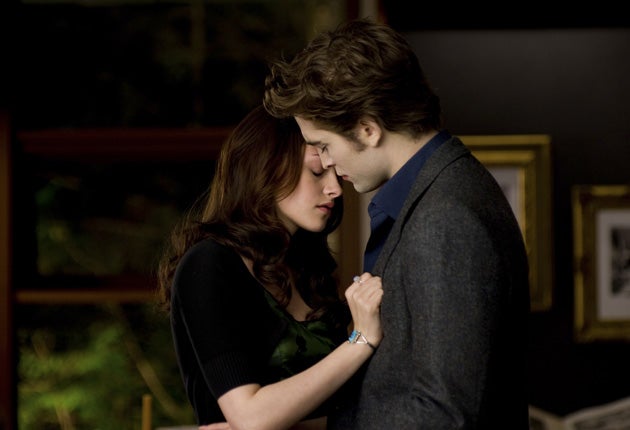 Kristen Stewart and Robert Pattinson in the first Twilight film