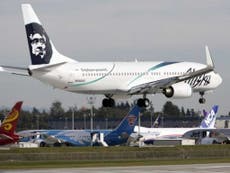 Man kicked off Alaska Airlines plane for catcalling flight attendant 