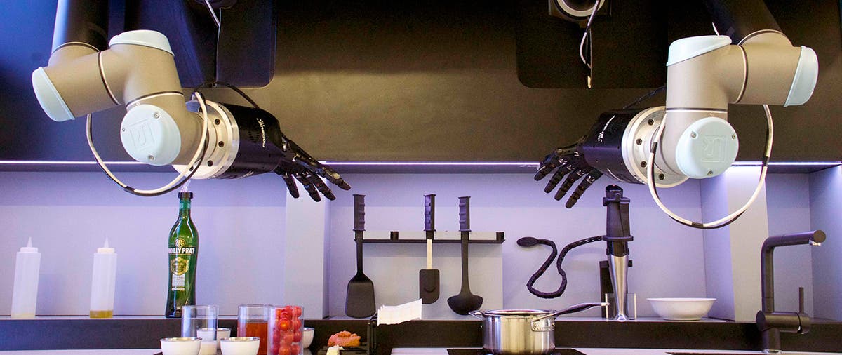 This robot can cook 2000 dishes is the future of laziness 