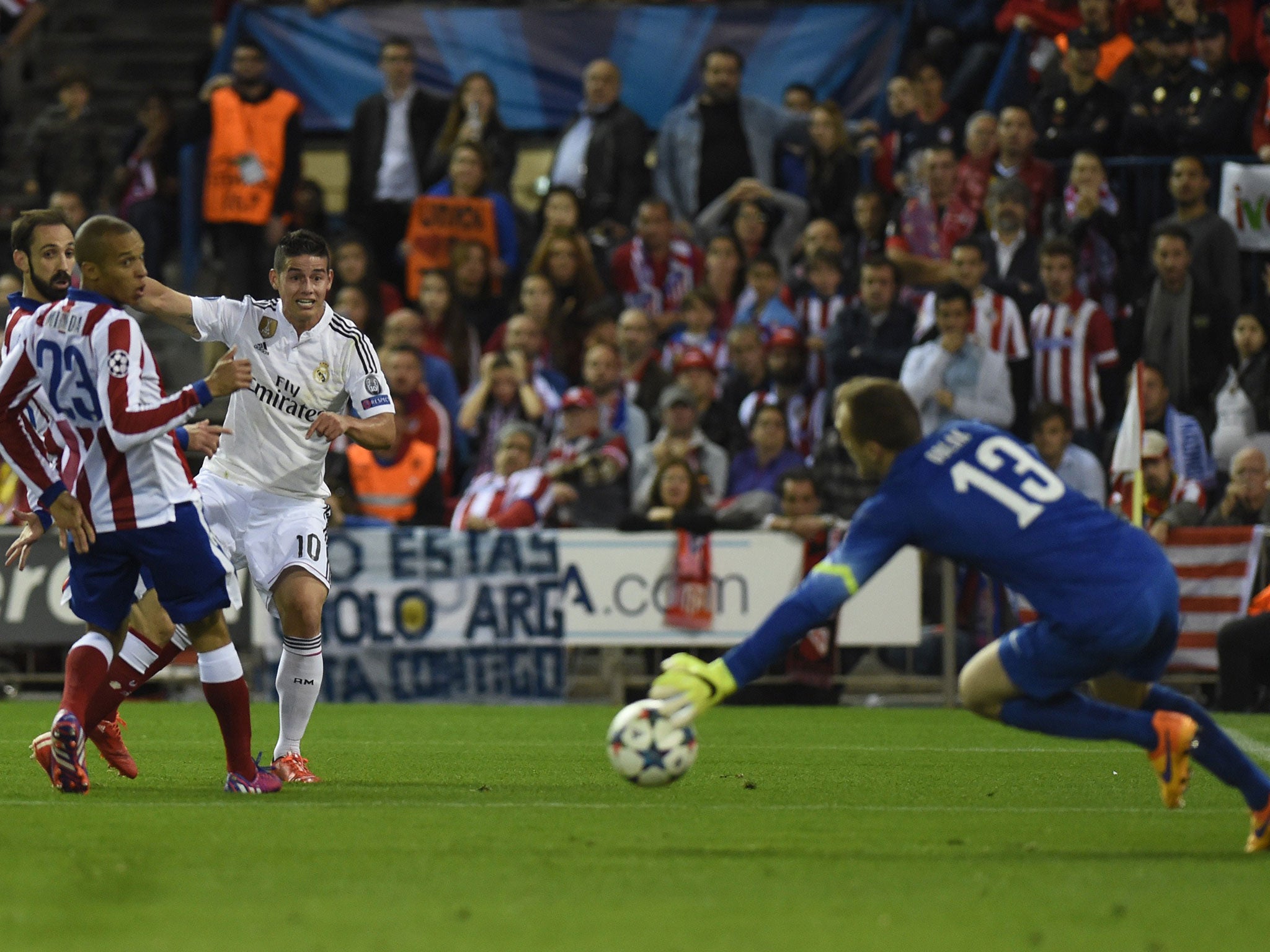 Jan Oblak saves from James Rodriguez