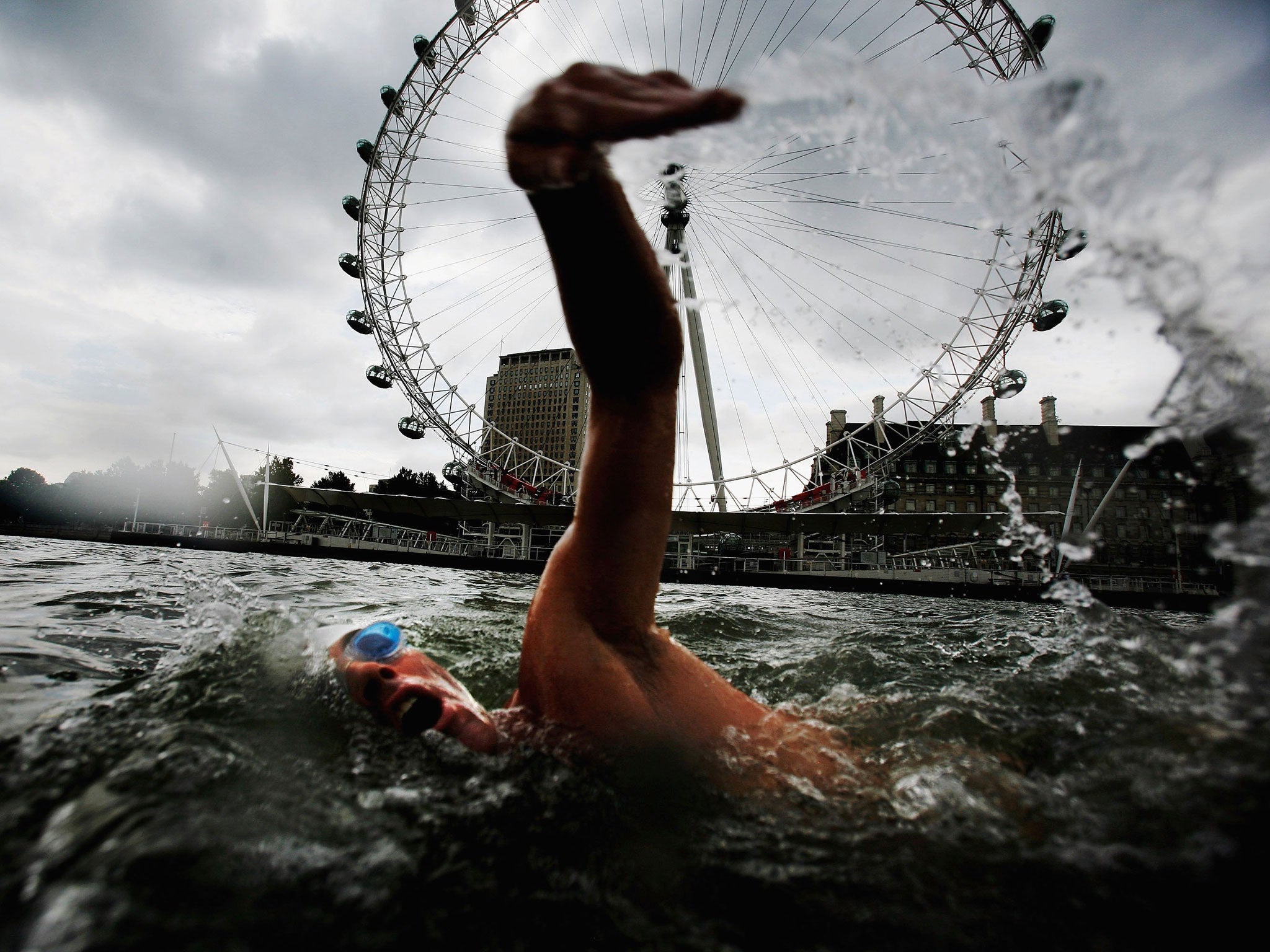 Crawl culture: endurance swimmer Lewis Gordon Pugh in the Thames